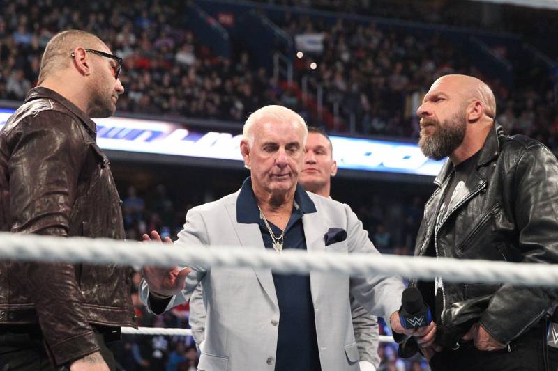 Triple H vs Dave Batista